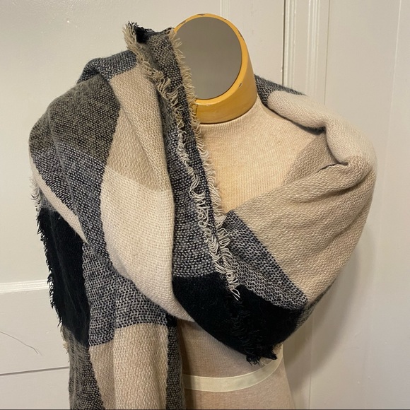 Large Neutral Colored Checked Plaid Blanket Scarf Shawl or Wrap - Picture 6 of 9